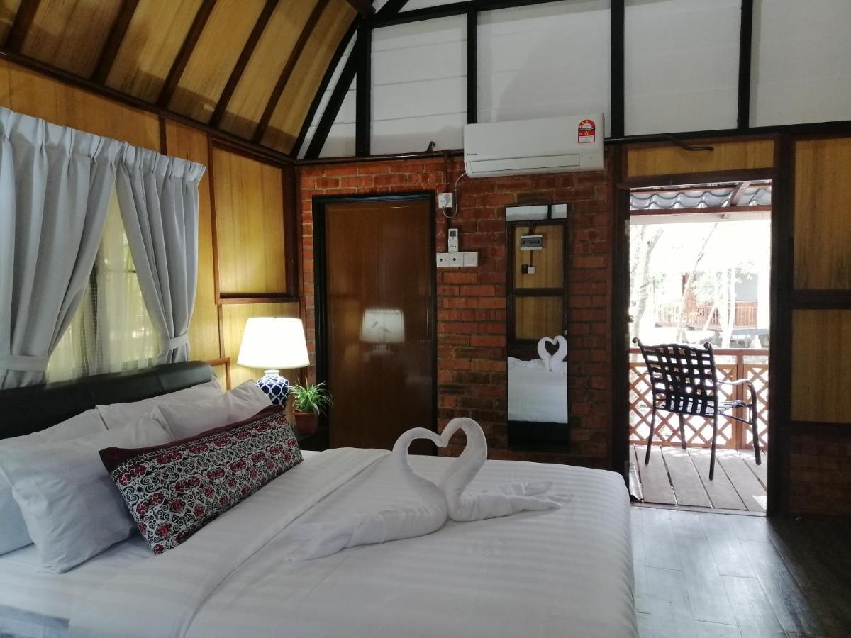 Api-Api Eco Chalet Pantai Kok Exterior photo