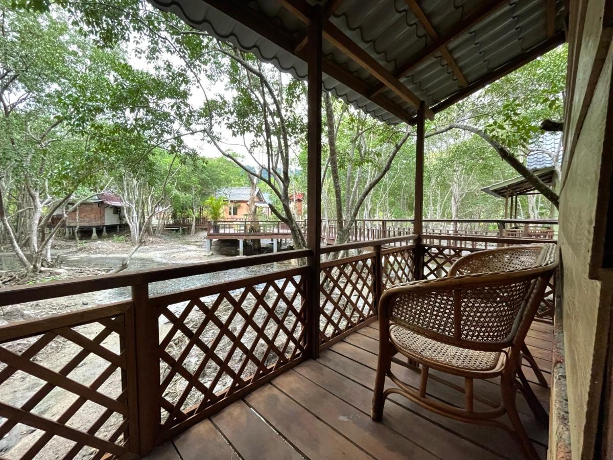 Api-Api Eco Chalet Pantai Kok Exterior photo